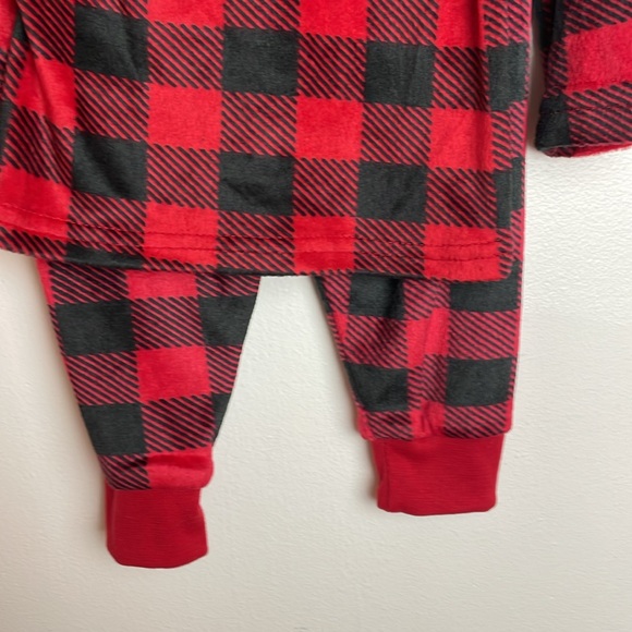 NWT Family Matching pajamas Infant Size 12 Months Color Plaid Red & Black - Picture 3 of 6